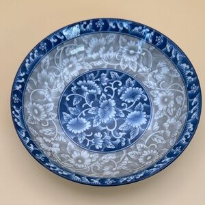 Blue and White Floral Decorative Plate / Japan